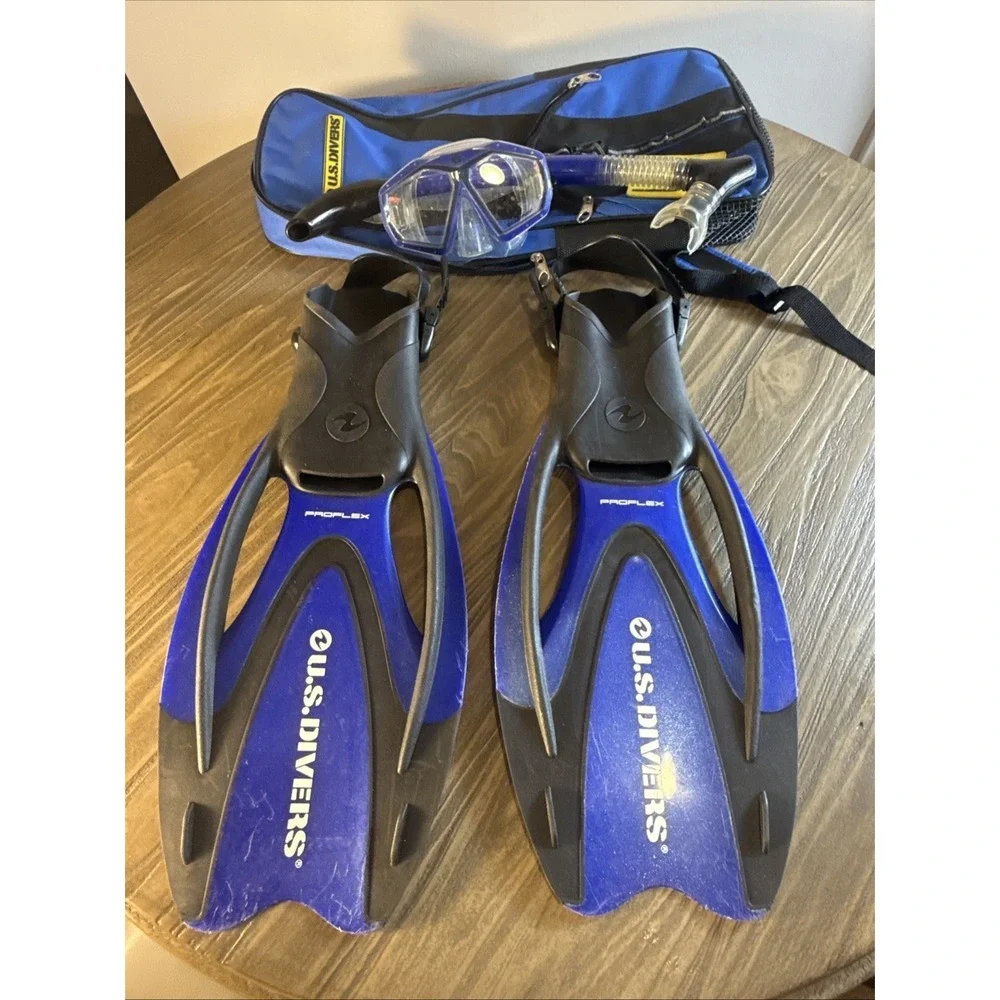 U.S. Divers Proflex Snorkel Set Adult Medium 7-10 Mask Fins Snorkel Travel Bag